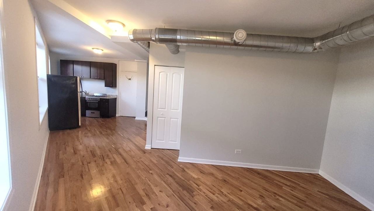 7606 N Paulina St #307 - Photo 2 of 18