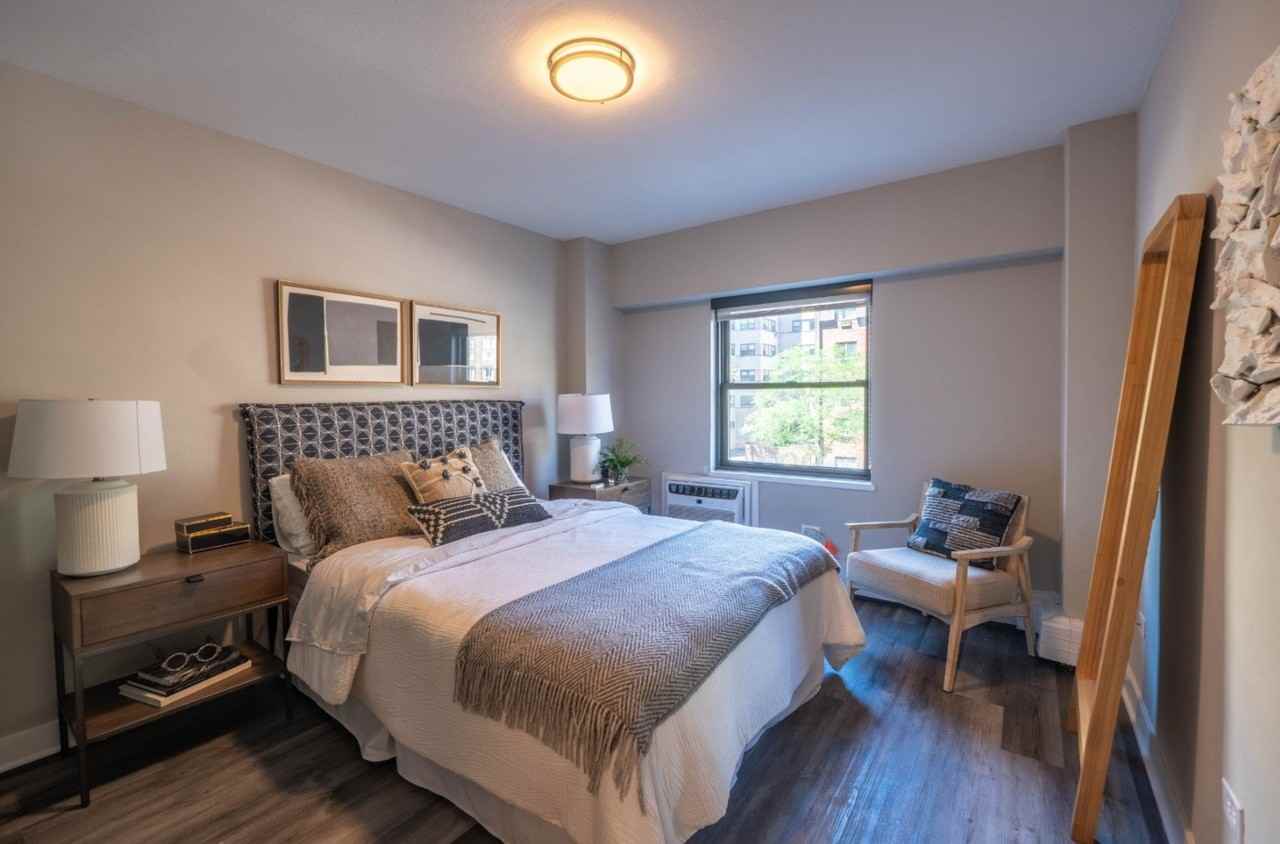 5815 N Sheridan Rd #1118 - Photo 3 of 11