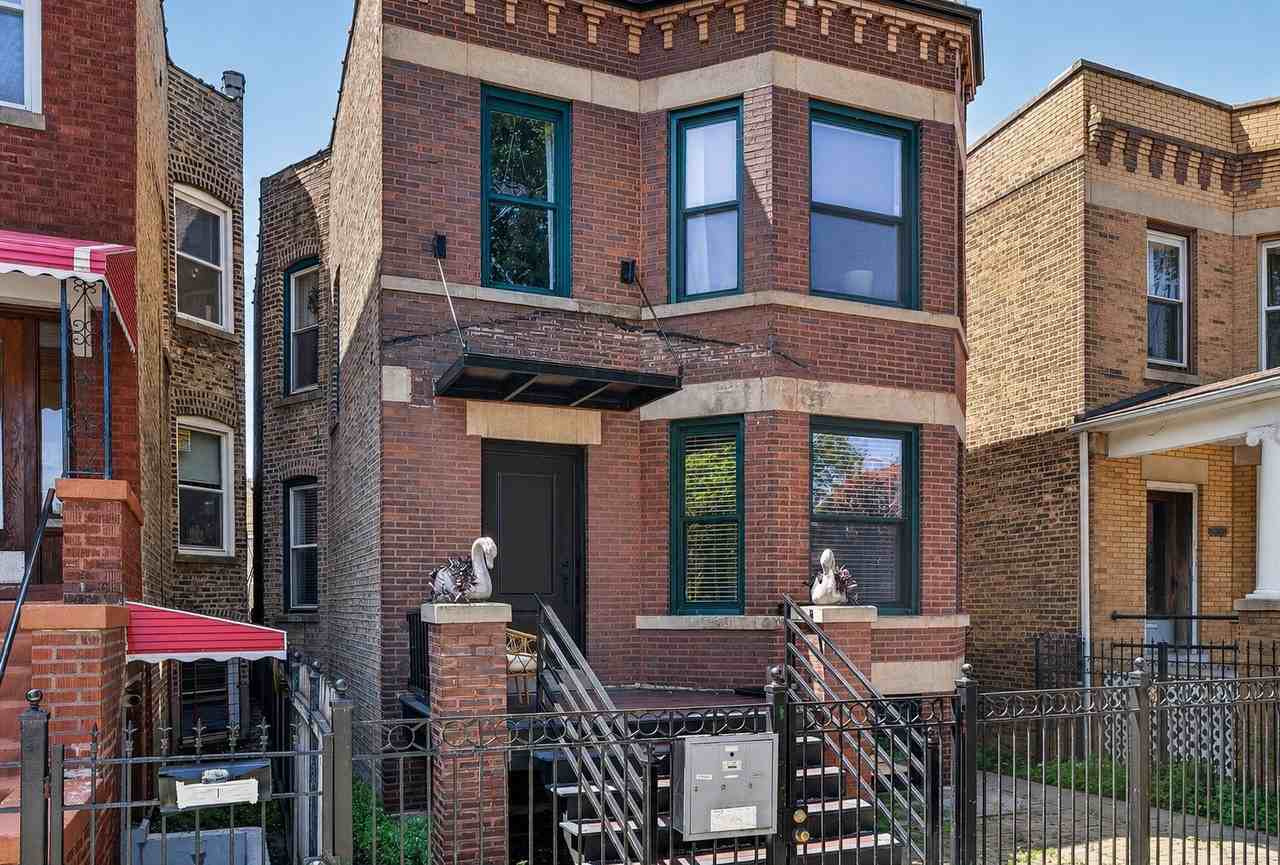 3023 W Wellington Ave #1 - Photo 2 of 28