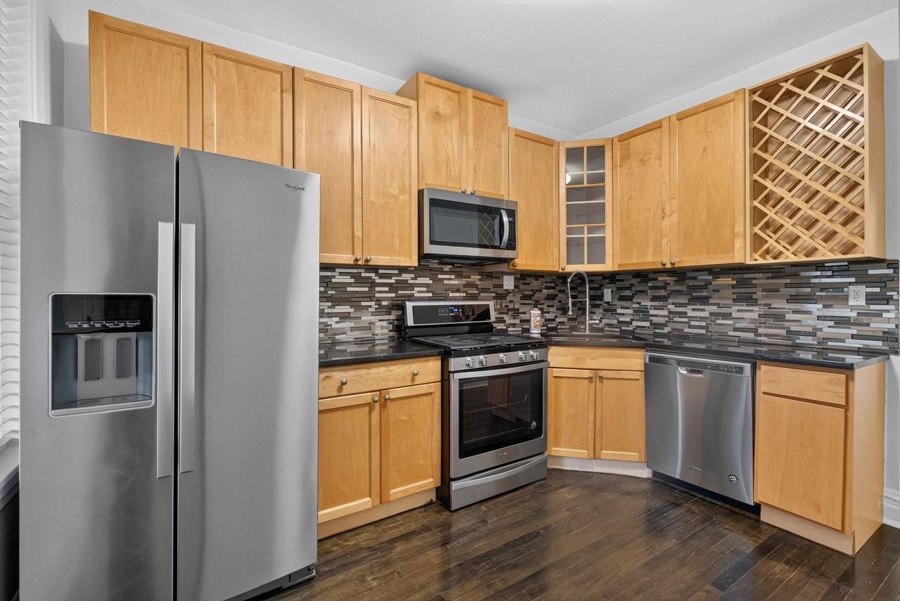 3023 W Wellington Ave #1 - Photo 3 of 28