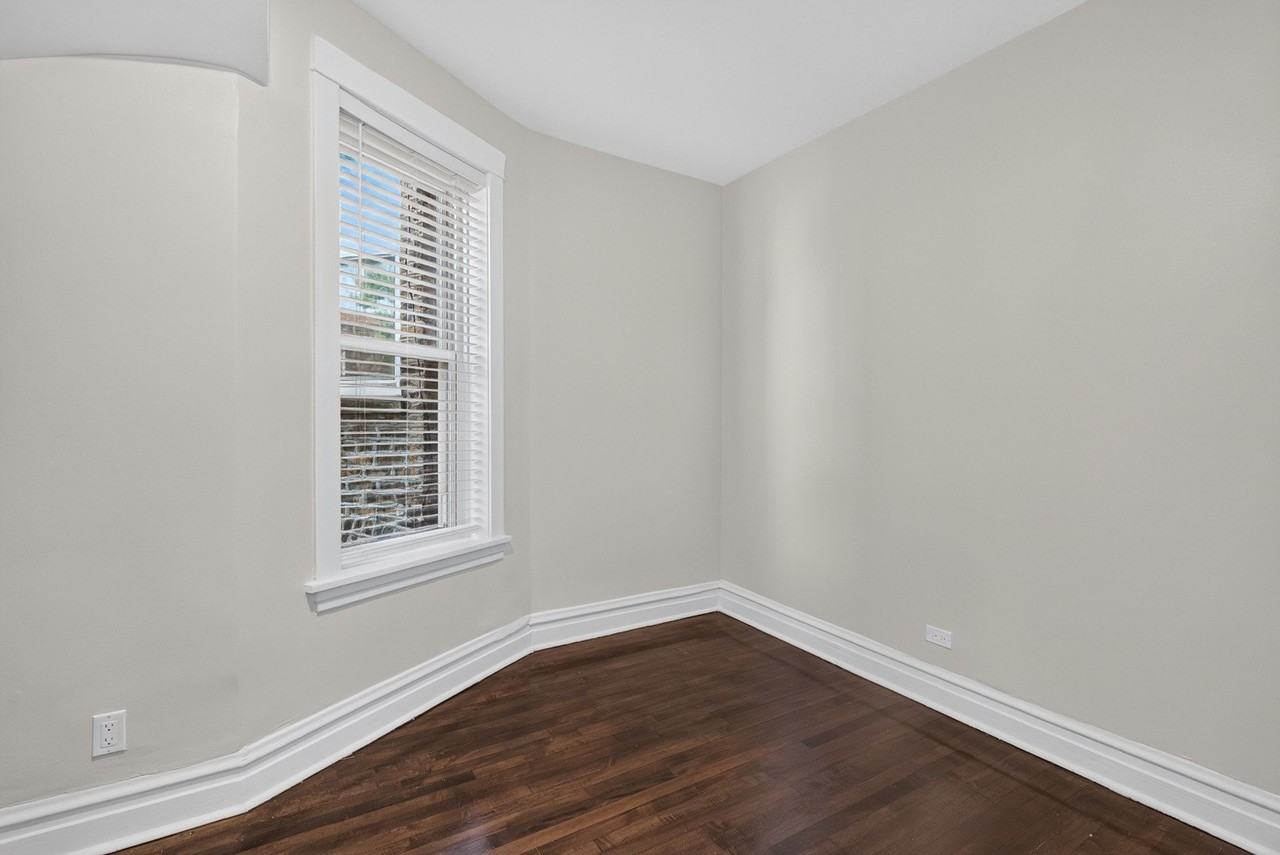 3023 W Wellington Ave #1 - Photo 6 of 28
