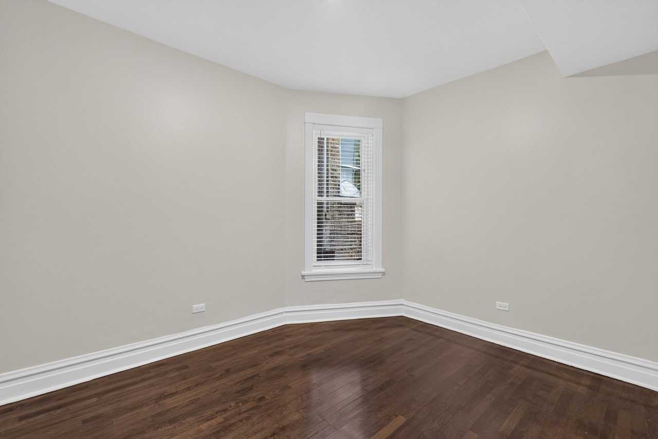 3023 W Wellington Ave #1 - Photo 7 of 28