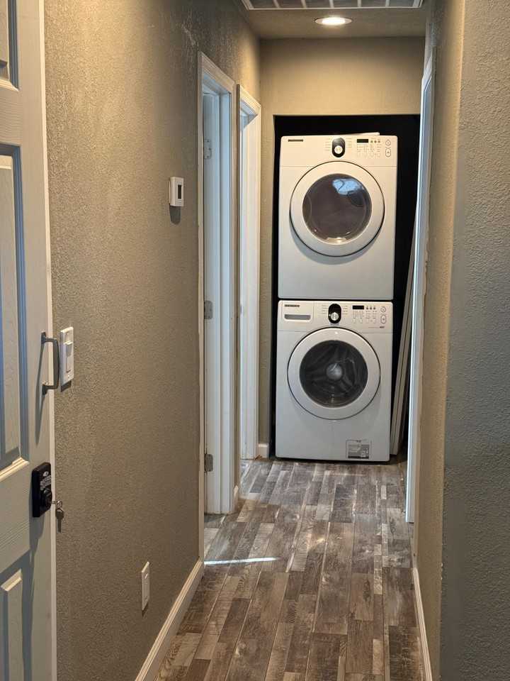 W Noble Cir - Photo 2 of 9