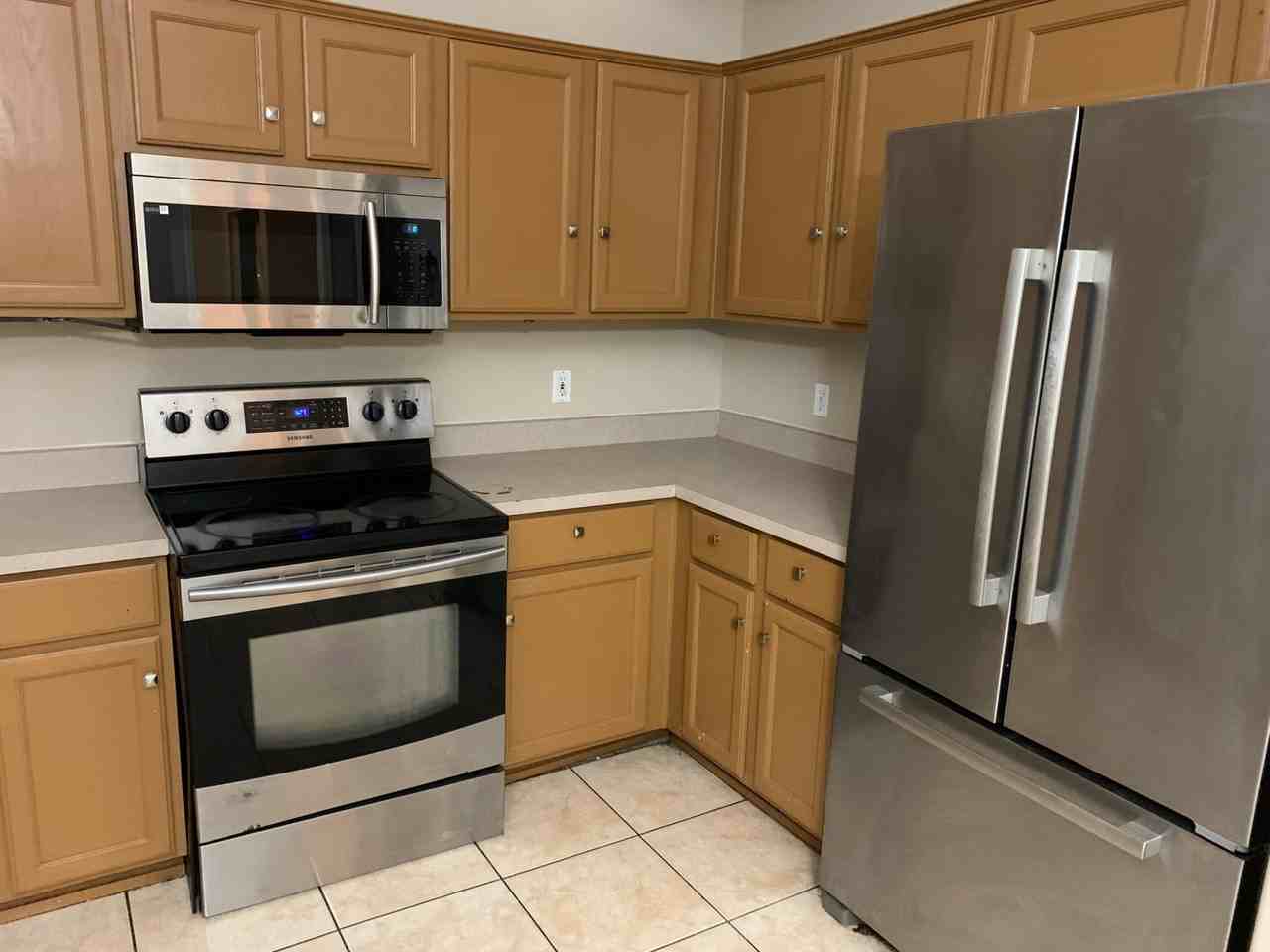 W Concordia Dr - Photo 2 of 10
