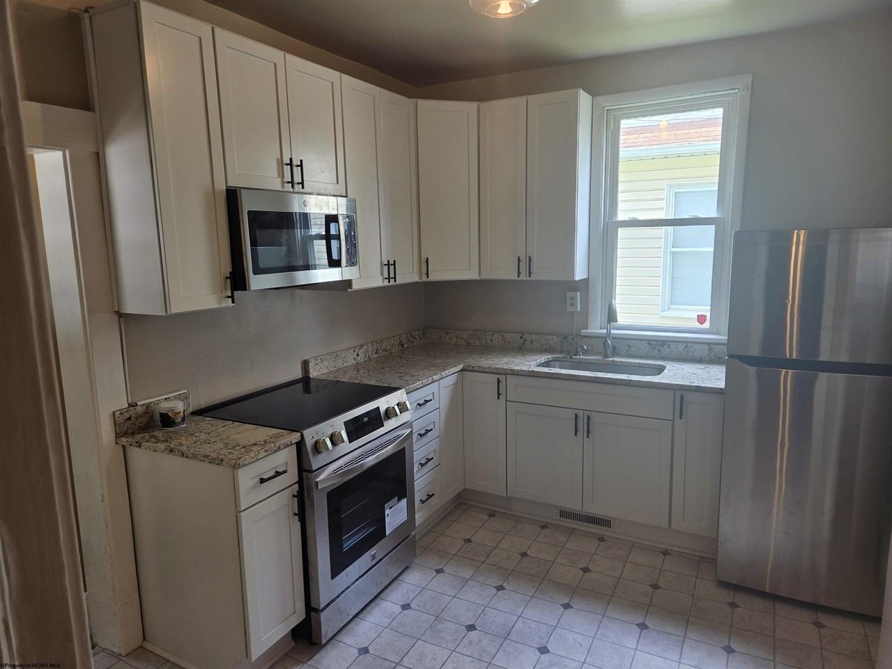 444 Pennsylvania Ave - Photo 2 of 19