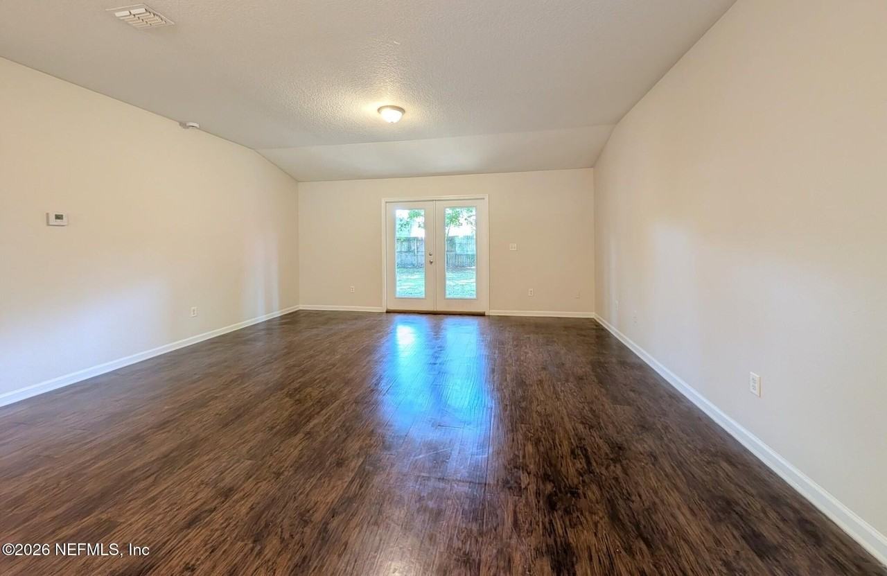 5539 Windermere Dr - Photo 4 of 16