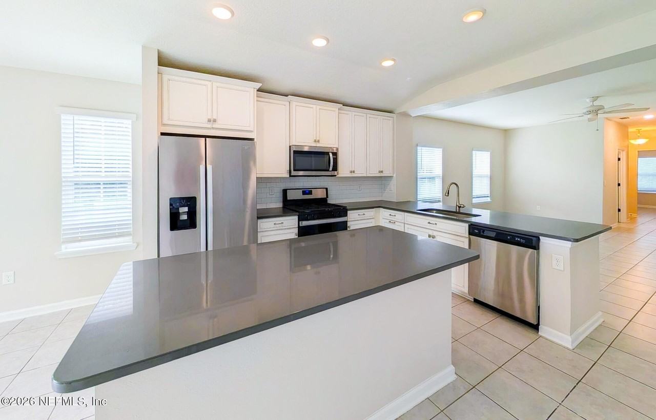 531 Narrowleaf Dr - Photo 2 of 24