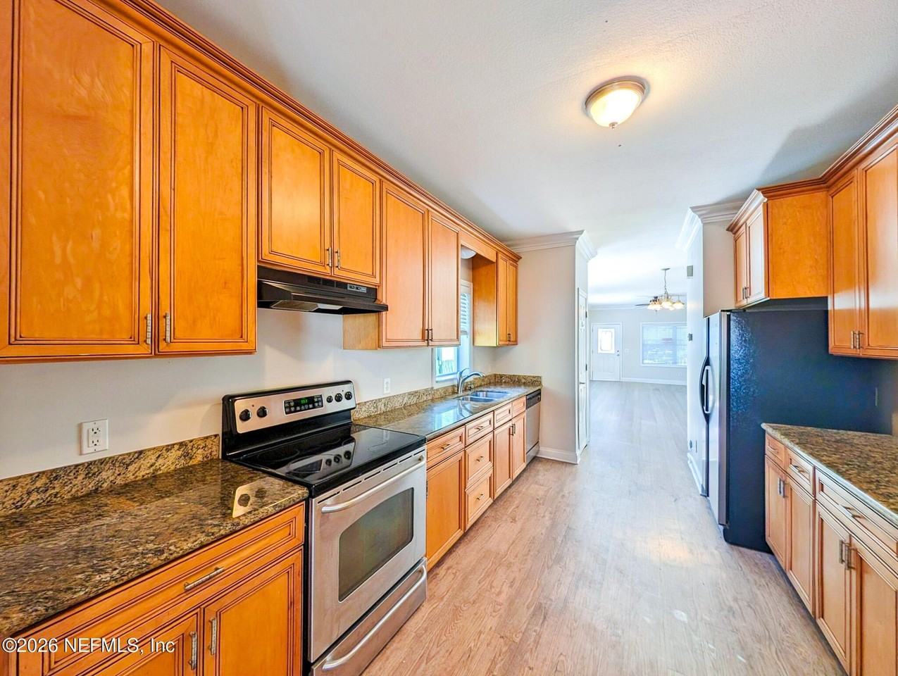 411 3rd Ave S #B - Photo 2 of 11
