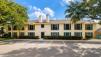 featured image of 13715 Richmond Park Dr N #507