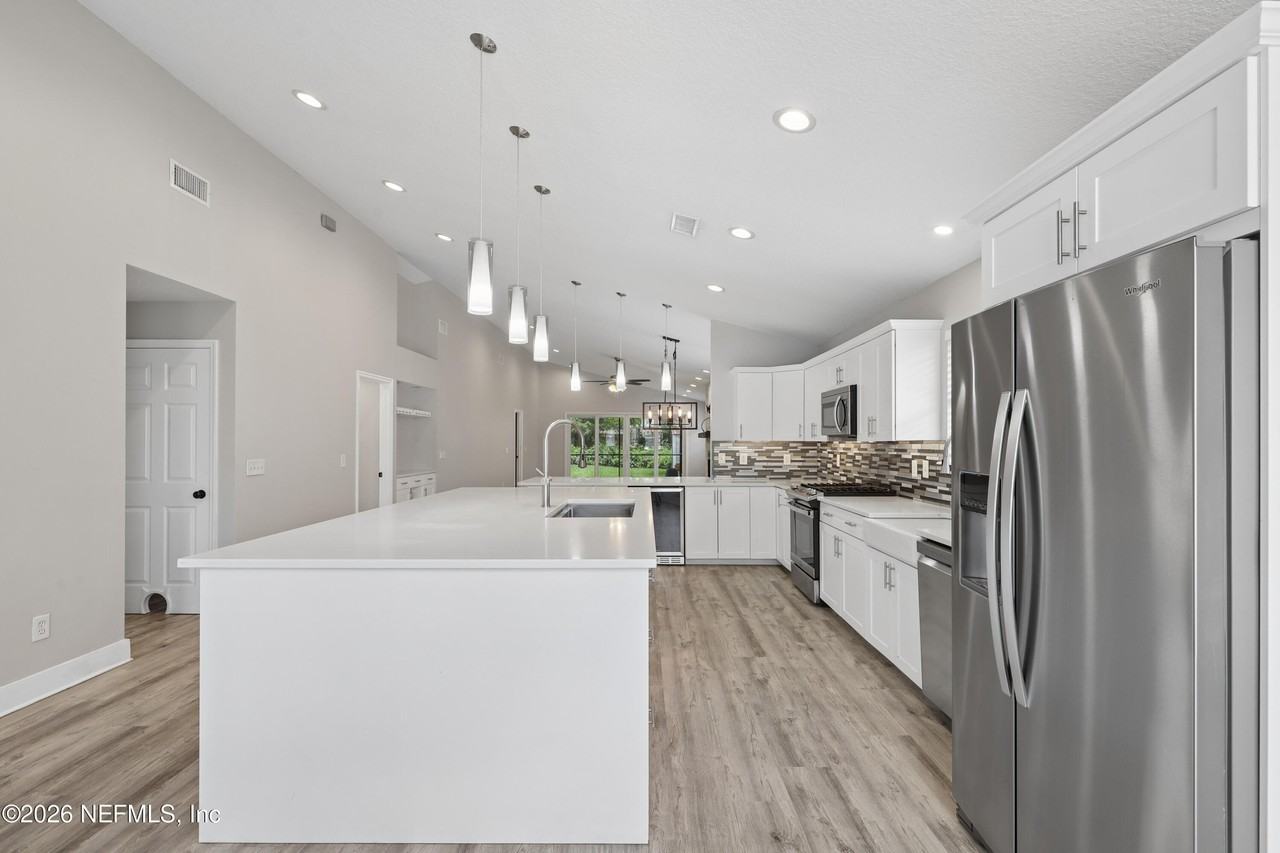 204 Crosstern Ct - Photo 7 of 41