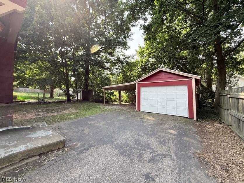 1504 Preston Ave - Photo 6 of 33