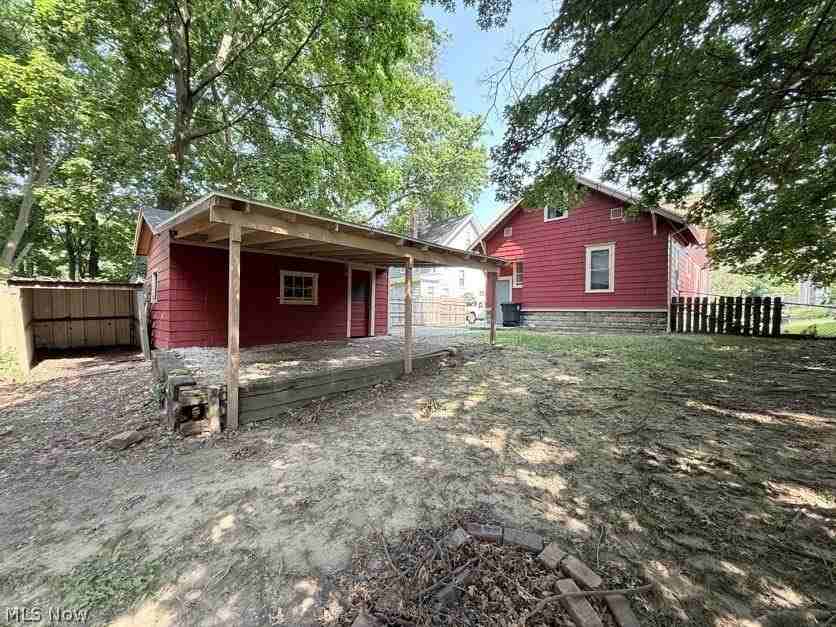 1504 Preston Ave - Photo 2 of 29