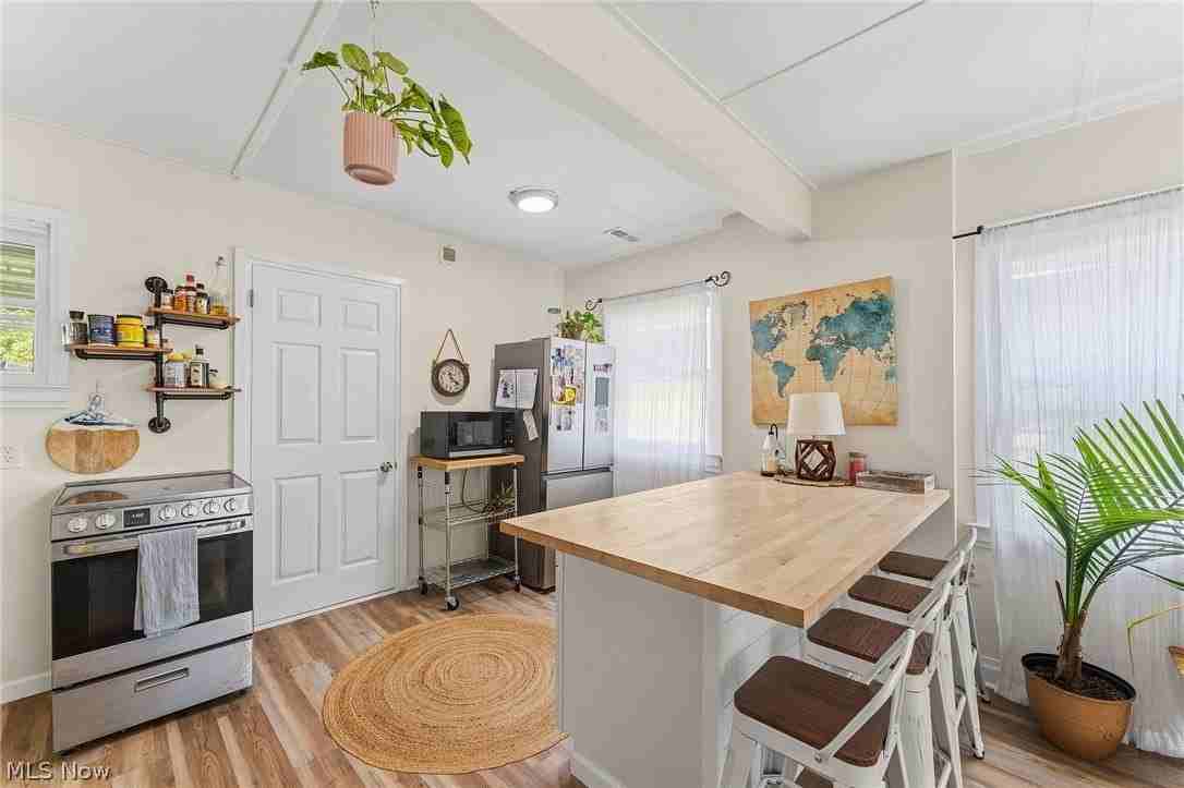 220 Morton Rd - Photo 2 of 21