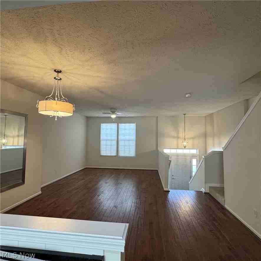 393 Caleb Dr - Photo 4 of 15
