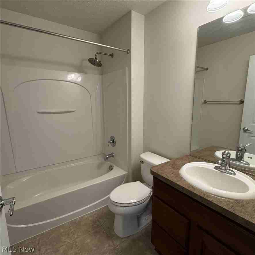 393 Caleb Dr - Photo 7 of 15