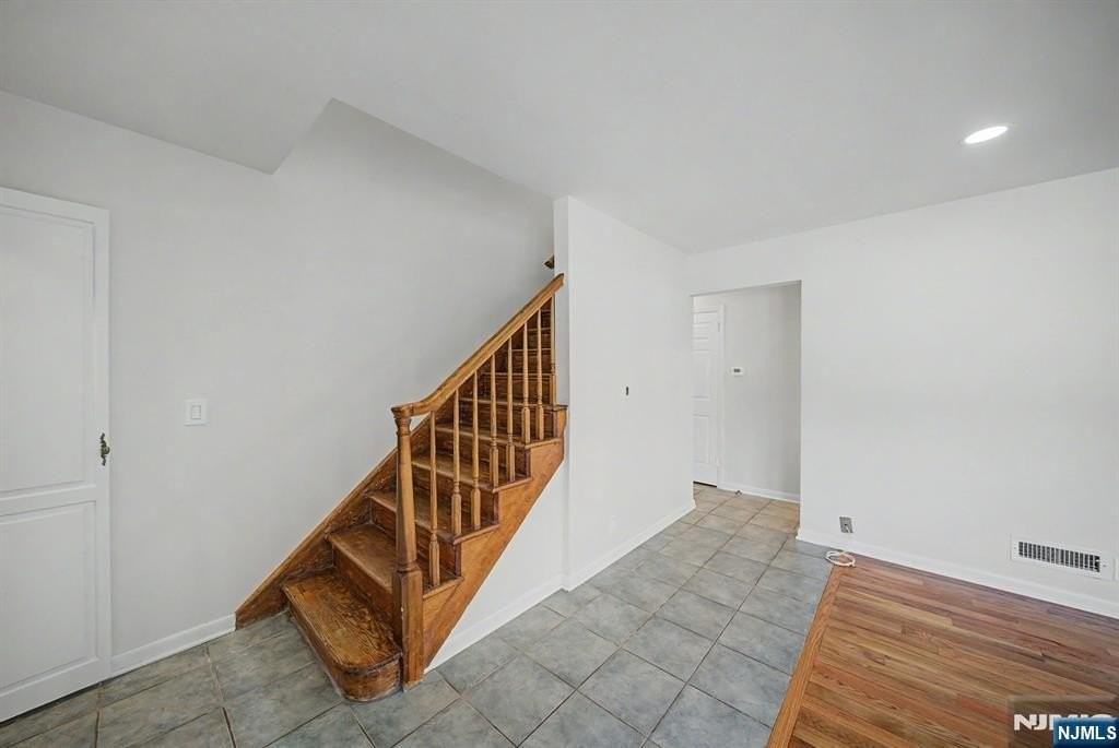 35-10 Lindsay Rd - Photo 4 of 38