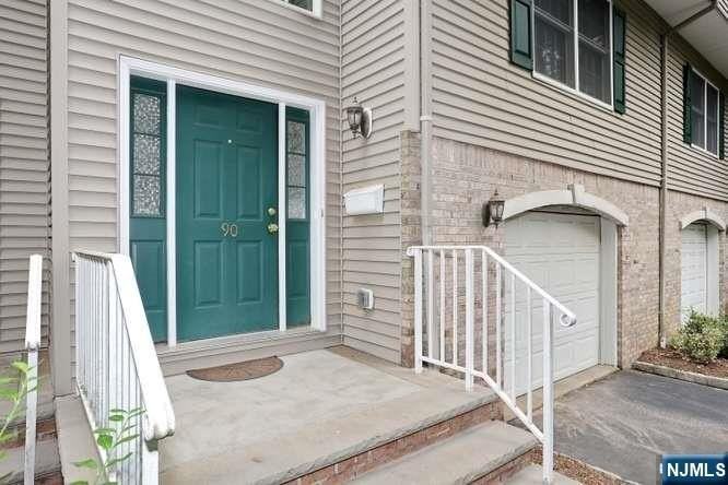 90 Elm St - Photo 2 of 25