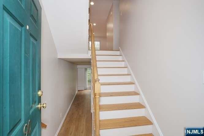 90 Elm St - Photo 3 of 25
