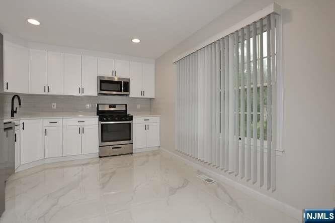 90 Elm St - Photo 5 of 25