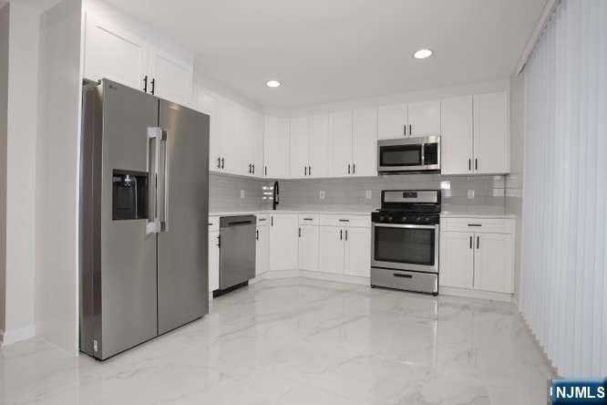 90 Elm St - Photo 6 of 25
