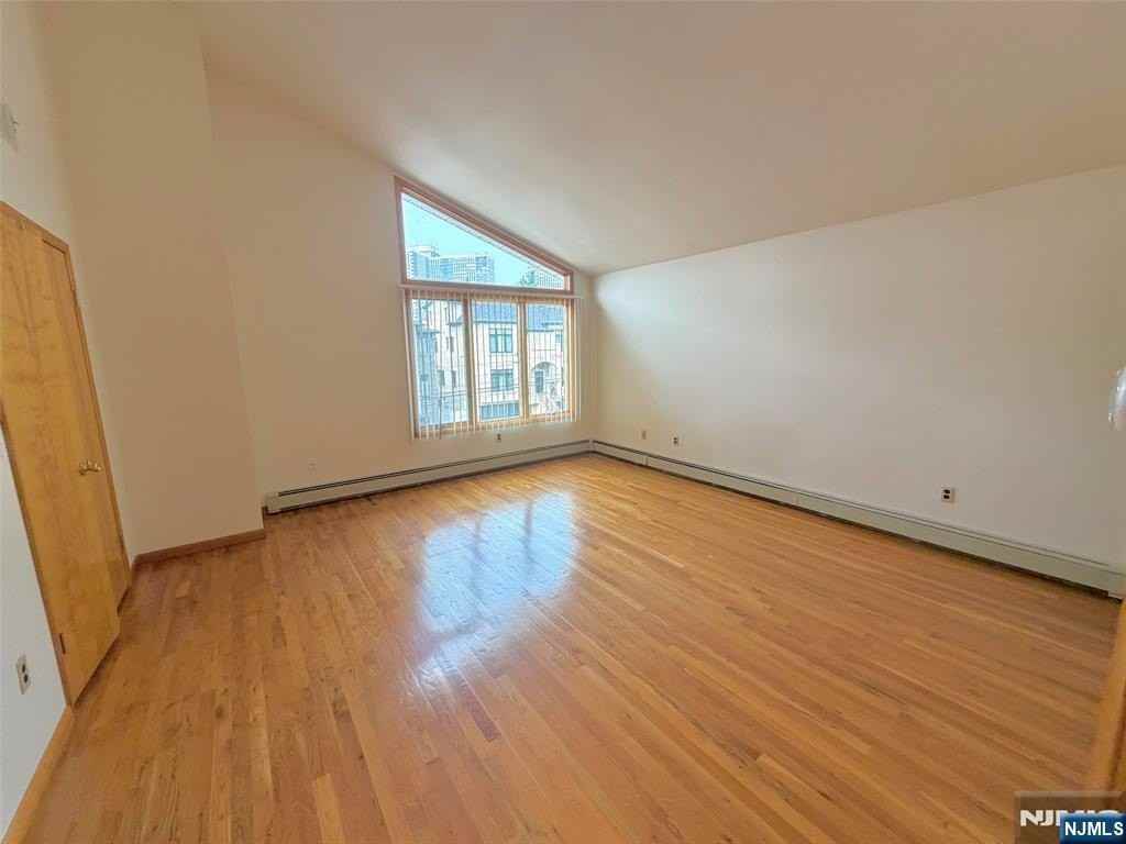 236 Grant Ave #A - Photo 6 of 16