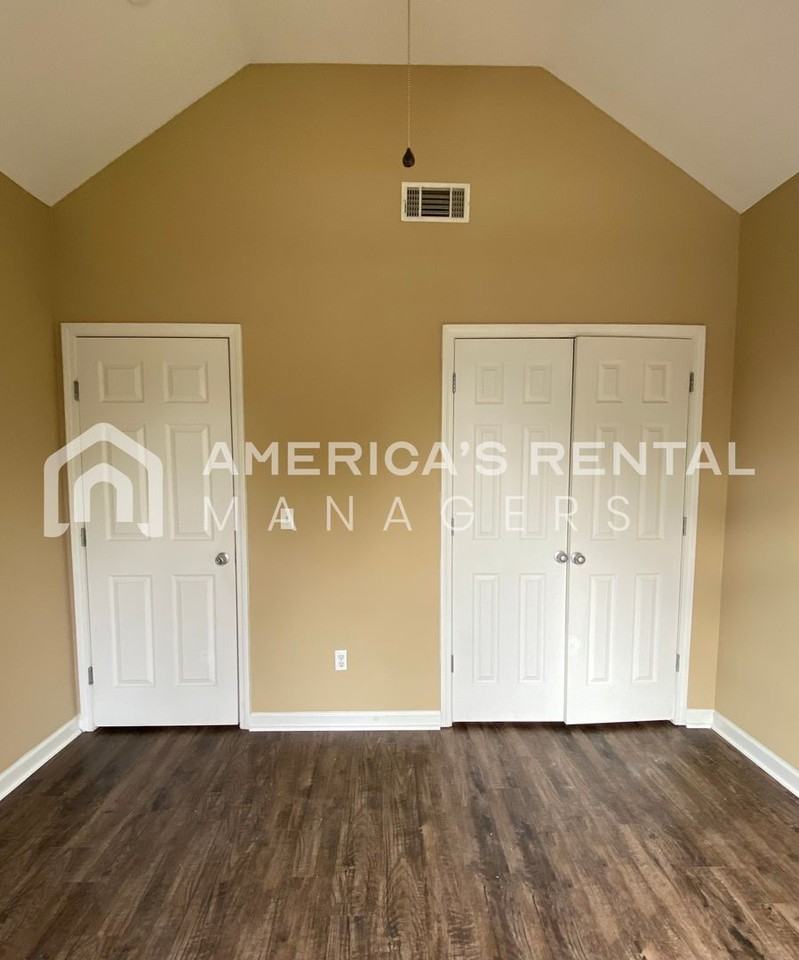 525 Fox Run Cir - Photo 7 of 32
