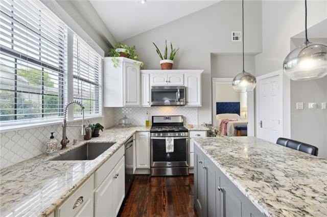 2514 Amelia St - Photo 7 of 19