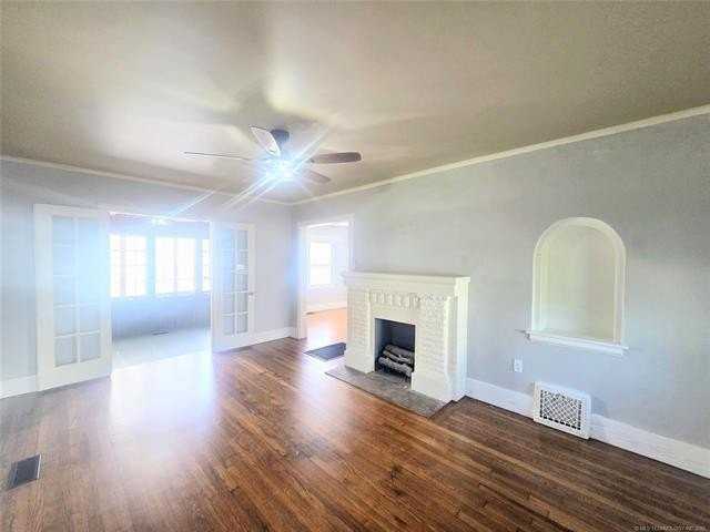 2240 E 12th Pl - Photo 5 of 19
