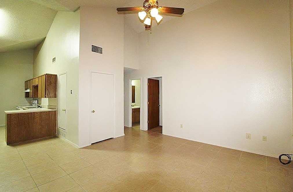 1110 Curtis Dr - Photo 3 of 13