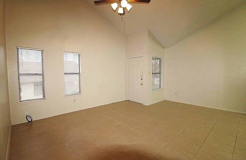 1110 Curtis Dr - Photo 5 of 13