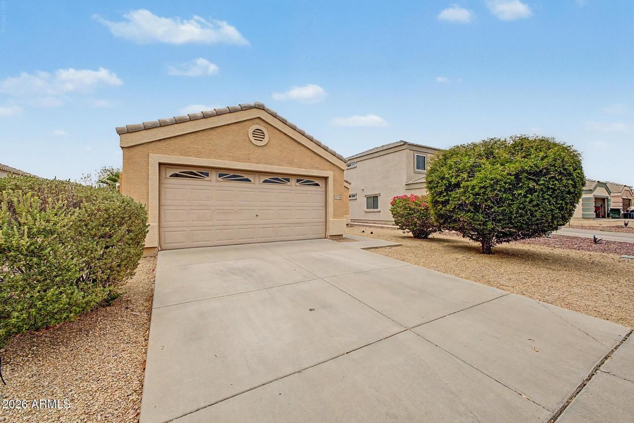 12749 W Sweetwater Ave - Photo 3 of 29