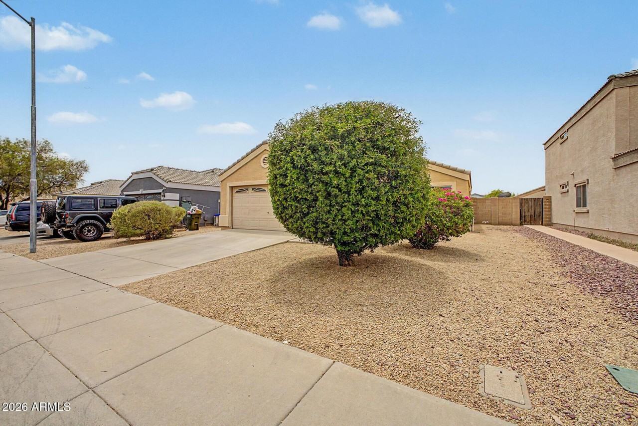 12749 W Sweetwater Ave - Photo 5 of 29