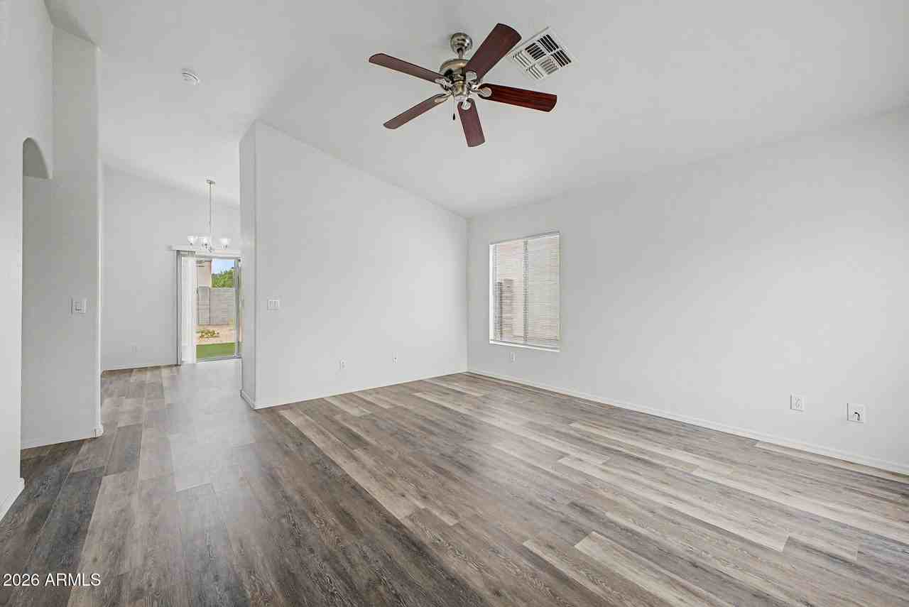 12749 W Sweetwater Ave - Photo 7 of 29