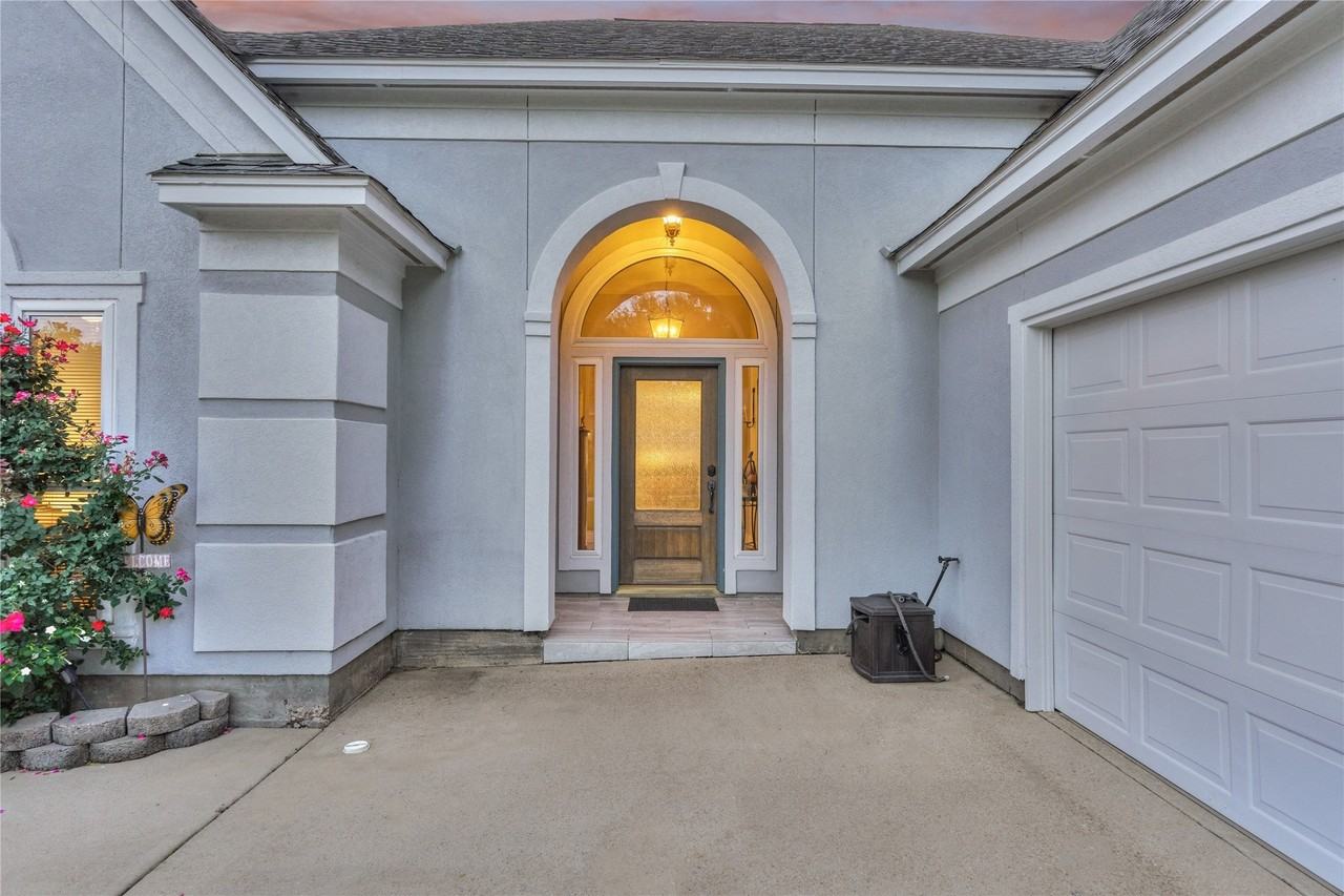 15 Newberry Ct - Photo 6 of 44