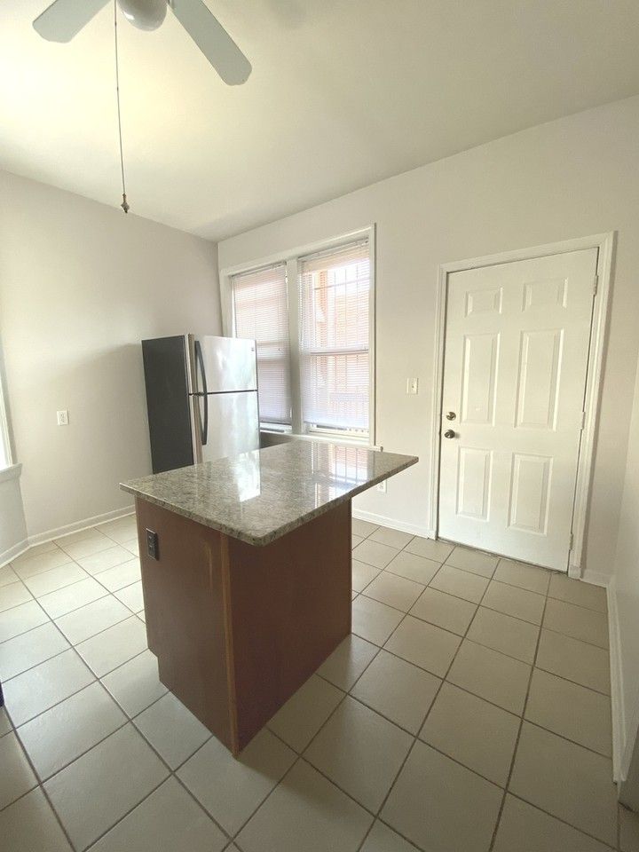 1103 N Ashland Ave ##3r - Photo 3 of 17