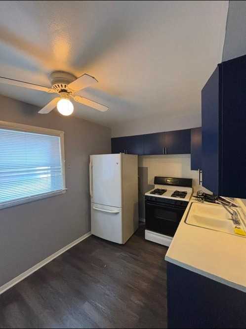 2144 135th Pl - Photo 3 of 8