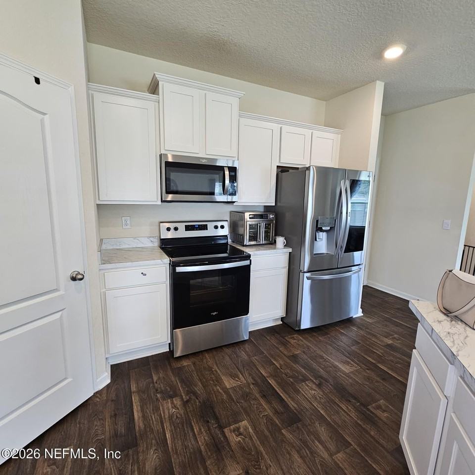 2144 Province St - Photo 5 of 26