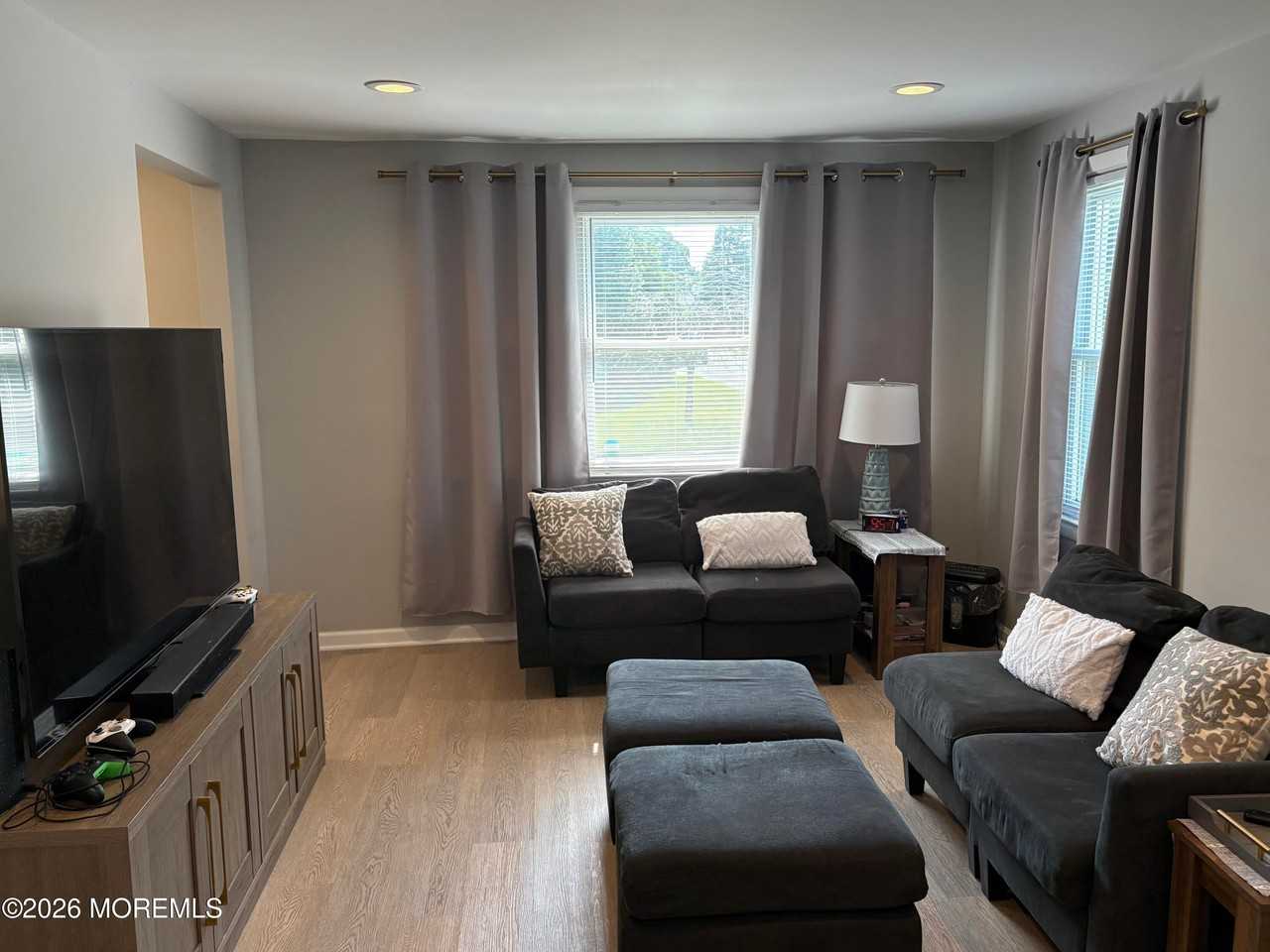 154 8th St - Photo 4 of 21