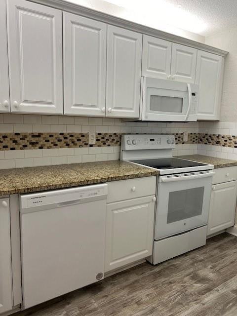 2588 Riverside Dr - Photo 4 of 27