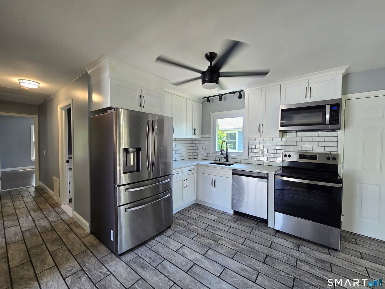 24 Pearl St - Photo 6 of 33