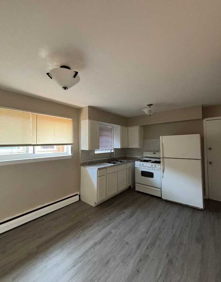 12448 Fairview Ave - Photo 3 of 8