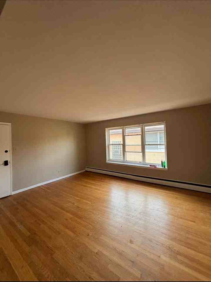 12448 Fairview Ave - Photo 4 of 8