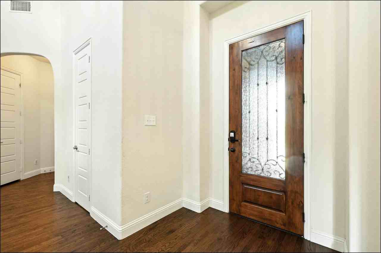 1733 Adalina Dr - Photo 3 of 35
