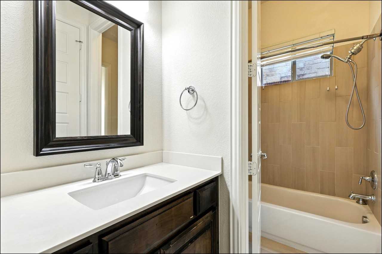 1733 Adalina Dr - Photo 6 of 35