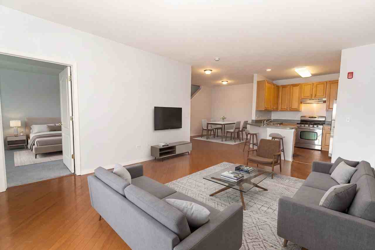1299 W Lake St ##302 - Photo 4 of 18