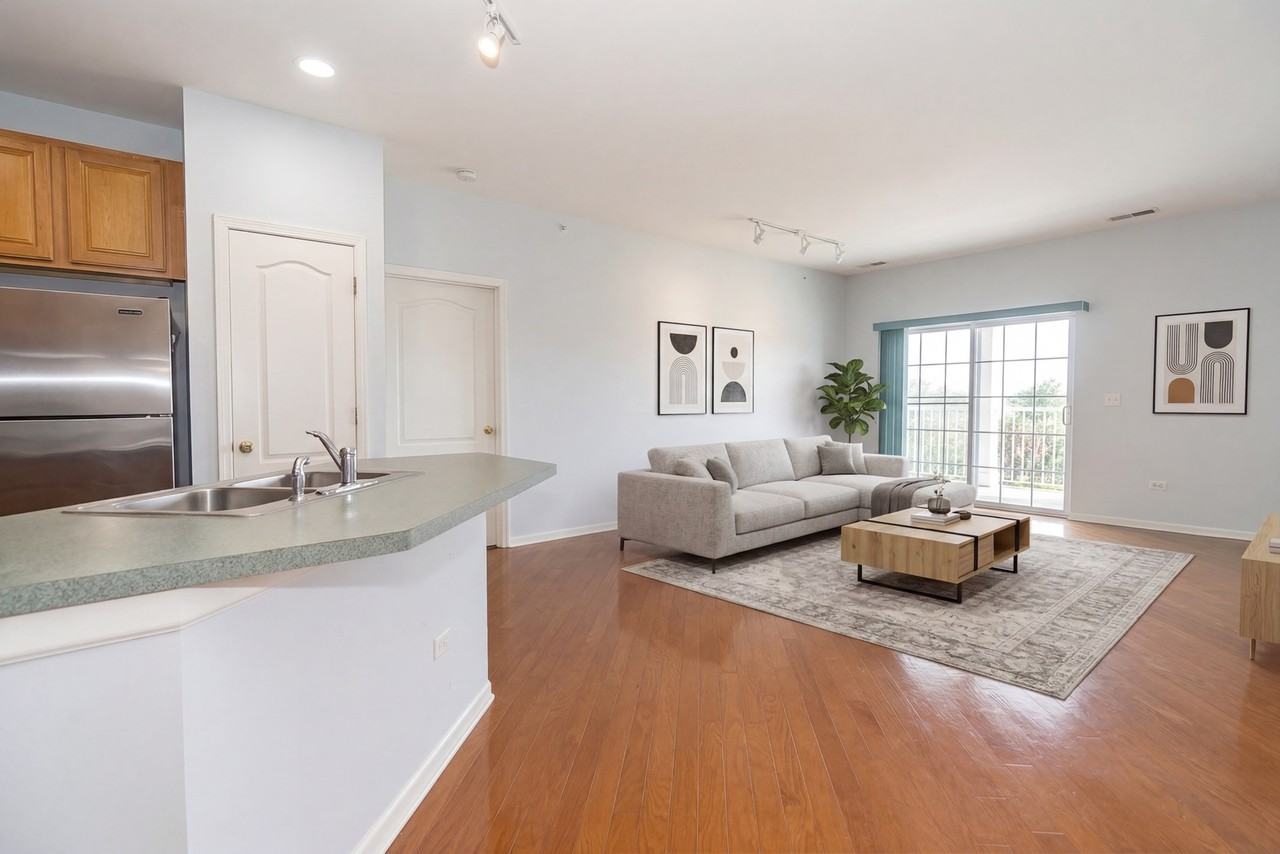 1299 W Lake St ##302 - Photo 5 of 18