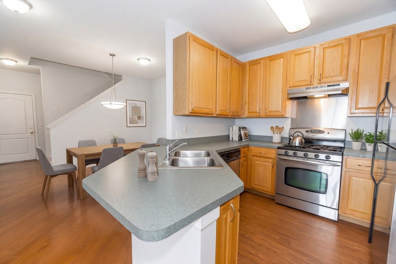 1299 W Lake St ##302 - Photo 7 of 18