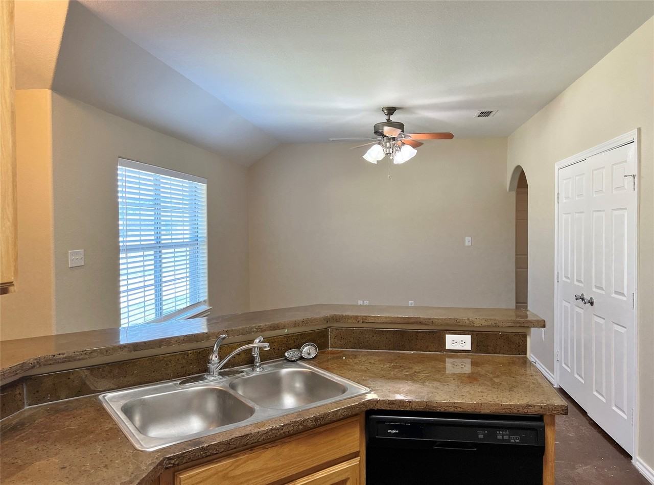 120 Sunburst Ct - Photo 6 of 19