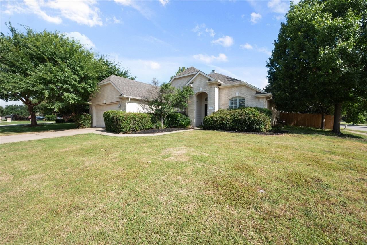 4111 Kite Ln - Photo 2 of 28