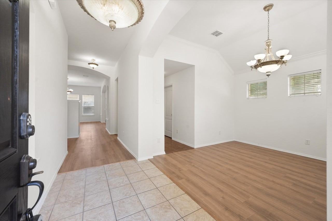 4111 Kite Ln - Photo 3 of 28